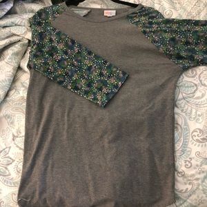 Lularoe randy tee